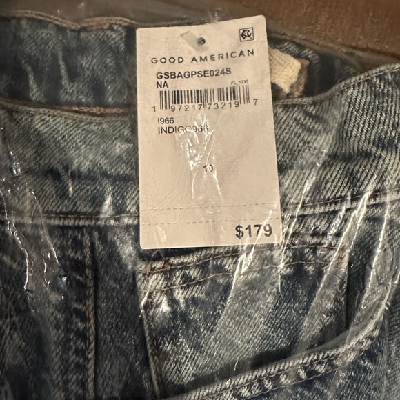 Good American GOOD EXTREME BARREL JEANS - Picture 12 of 13